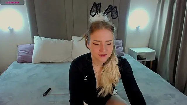 Liacandy  online show from June 27, 2026, 1:54 am