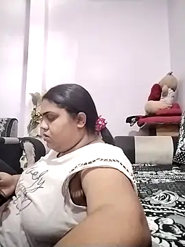 hotsilk21 online show from April 29, 2026, 10:08 am