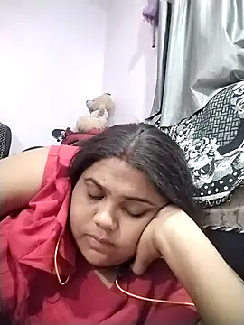 hotsilk21 online show from May 5, 2026, 4:37 pm