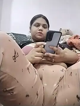 hotsilk21 online show from June 6, 2026, 9:36 am