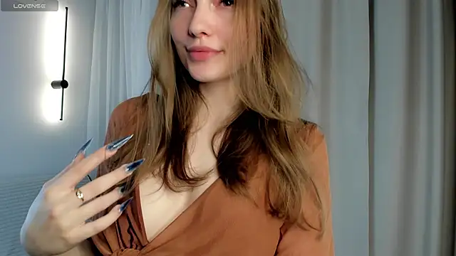 Snapshot of bella_xis chatting on August 2, 2026, 7:01 pm bella xis online show from August 2, 2026, 7:01 pm
