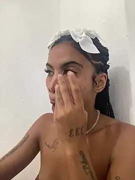 Snapshot of La_reynazendeya_ chatting on June 17, 2026, 1:23 pm La reynazendeya online show from June 17, 2026, 1:23 pm