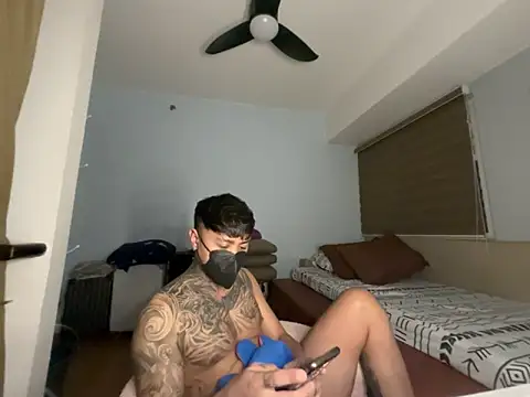 tattoo hottie online show from April 15, 2026, 8:20 pm