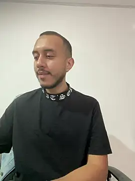 cristianstone2 online show from April 18, 2026, 2:32 pm