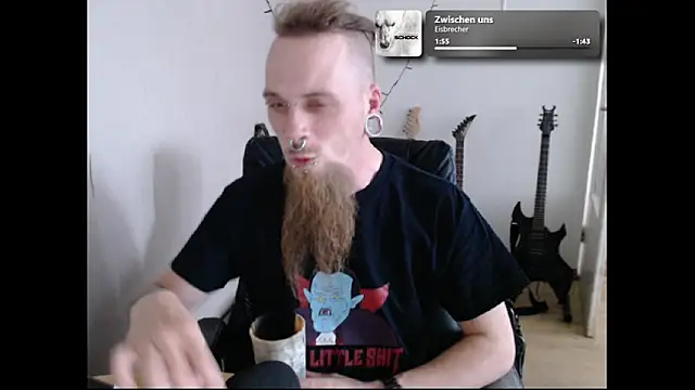Snapshot of THatRandomMetalHead chatting on June 15, 2026, 2:41 pm THatRandomMetalHead online show from June 15, 2026, 2:41 pm