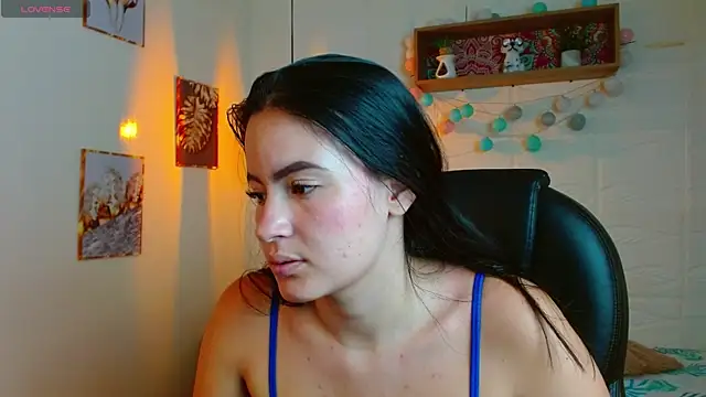 Snapshot of rosaleia_ chatting on June 19, 2026, 3:22 am rosaleia online show from June 19, 2026, 3:22 am