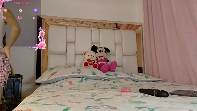 AmbarRossi online show from April 17, 2026, 3:09 am