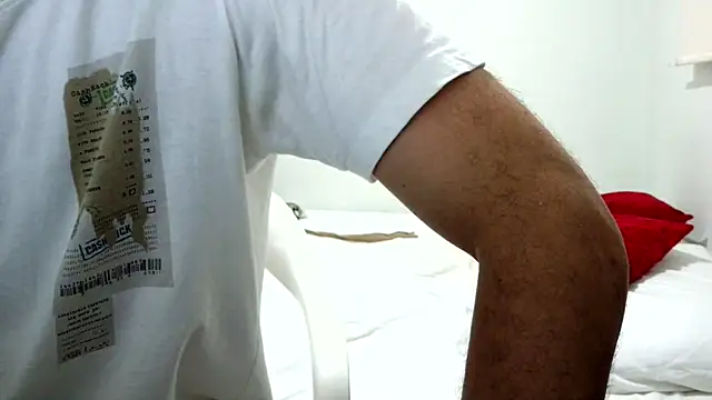 Snapshot of andrew_1520 chatting on December 22, 2025, 2:08 am andrew 1520 online show from December 22, 2025, 2:08 am