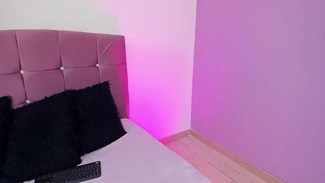 Flor pink online show from April 24, 2026, 3:42 am
