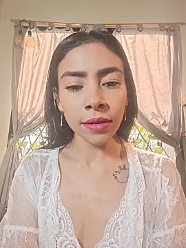 Vayolet  rouse online show from April 17, 2026, 8:23 pm