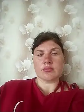 SaraDeer31 online show from April 28, 2026, 1:05 pm