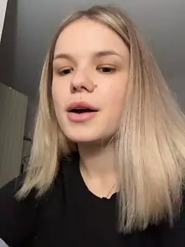 KimEvanss online show from June 20, 2026, 5:27 pm