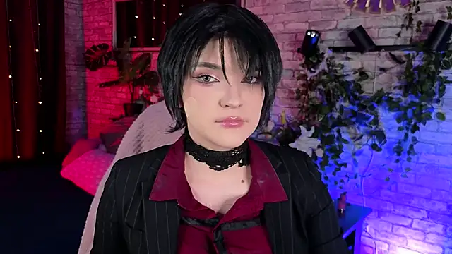Snapshot of Rune_Veila chatting on April 13, 2026, 8:47 pm Rune Veila online show from April 13, 2026, 8:47 pm