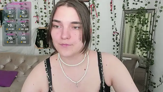 Snapshot of Rune_Veila chatting on May 22, 2026, 9:09 pm Rune Veila online show from May 22, 2026, 9:09 pm