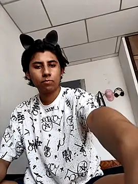 Ericahot3 online show from April 20, 2026, 6:31 pm