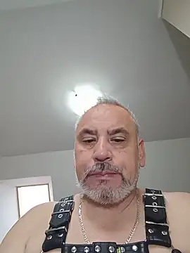 Snapshot of andrexl_eather chatting on May 22, 2026, 1:06 pm andrexl eather online show from May 22, 2026, 1:06 pm