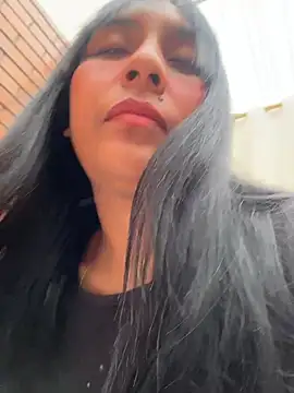 MELIZ QUEEN online show from April 23, 2026, 1:35 pm