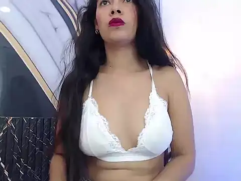 Snapshot of Vanessa_Lune chatting on April 24, 2026, 12:07 pm Vanessa Lune online show from April 24, 2026, 12:07 pm