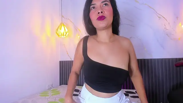Snapshot of Vanessa_Lune chatting on May 15, 2026, 1:51 pm Vanessa Lune online show from May 15, 2026, 1:51 pm