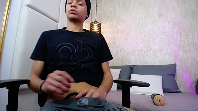 Snapshot of Axel_marcus chatting on April 17, 2026, 7:50 pm Axel marcus online show from April 17, 2026, 7:50 pm
