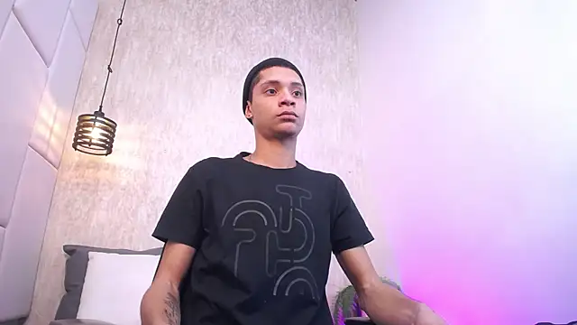 Snapshot of Axel_marcus chatting on April 20, 2026, 8:10 pm Axel marcus online show from April 20, 2026, 8:10 pm