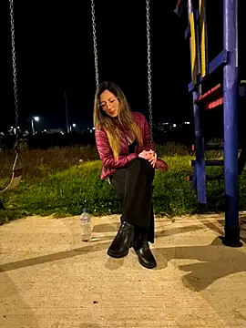 Snapshot of VALELUXX chatting on July 2, 2026, 3:34 am VALELUXX online show from July 2, 2026, 3:34 am