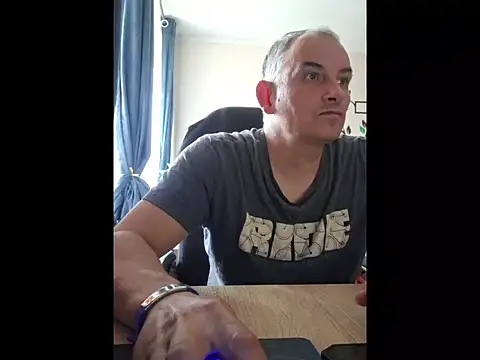 Snapshot of Piotr481 chatting on July 4, 2026, 2:01 pm Piotr481 online show from July 4, 2026, 2:01 pm