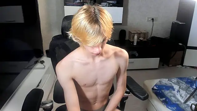 Snapshot of cute_grecha chatting on June 29, 2026, 4:29 pm cute grecha online show from June 29, 2026, 4:29 pm
