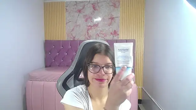 Snapshot of Kailee_ch chatting on April 15, 2026, 1:07 pm Kailee ch online show from April 15, 2026, 1:07 pm