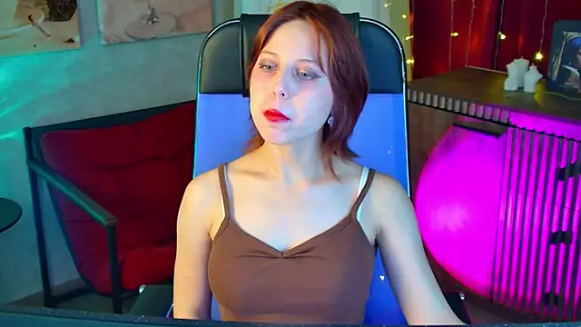 VivienneHebert online show from May 17, 2026, 6:55 am