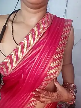 Snapshot of Miss_Divyaa chatting on April 22, 2026, 11:39 pm Miss Divyaa online show from April 22, 2026, 11:39 pm
