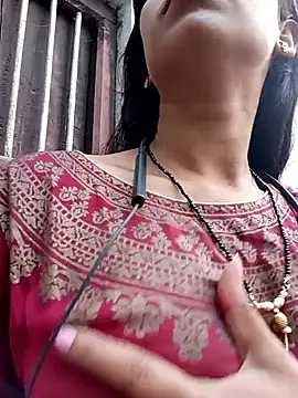 Snapshot of Miss_Divyaa chatting on May 4, 2026, 12:39 am Miss Divyaa online show from May 4, 2026, 12:39 am
