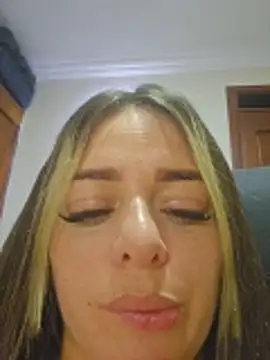 Snapshot of BriannaBunnyy chatting on May 13, 2026, 5:16 am BriannaBunnyy online show from May 13, 2026, 5:16 am