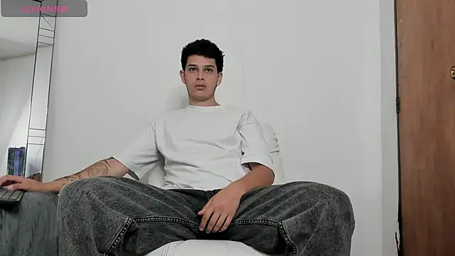 elijah stoone online show from April 20, 2026, 11:46 am