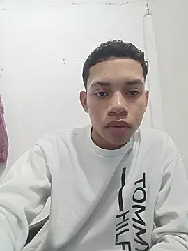 Snapshot of curious_straight_guy chatting on June 15, 2026, 4:53 pm curious straight guy online show from June 15, 2026, 4:53 pm