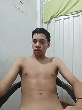 Snapshot of curious_straight_guy chatting on July 9, 2026, 2:21 pm curious straight guy online show from July 9, 2026, 2:21 pm