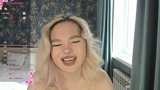 Anna Delon online show from April 26, 2026, 11:19 am