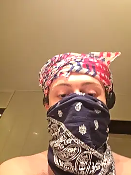 LeeroytheParisian online show from April 21, 2026, 1:42 am