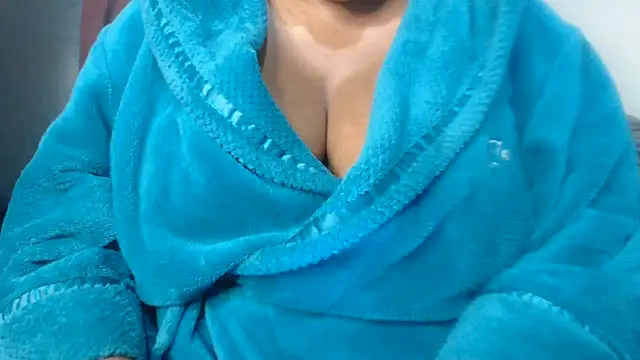 Snapshot of BustyNina41 chatting on July 6, 2026, 8:44 am BustyNina41 online show from July 6, 2026, 8:44 am