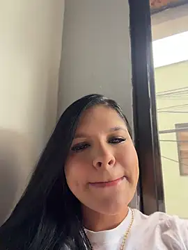 Snapshot of Elara_Luxe chatting on July 1, 2026, 9:36 pm Elara Luxe online show from July 1, 2026, 9:36 pm