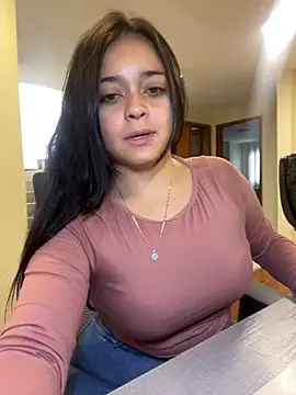 Snapshot of Selene__Ferrer chatting on July 9, 2026, 2:21 pm Selene Ferrer online show from July 9, 2026, 2:21 pm