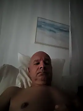Snapshot of mannohmann5 chatting on June 14, 2026, 4:36 am mannohmann5 online show from June 14, 2026, 4:36 am