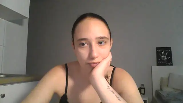 Snapshot of DarkMirel chatting on July 3, 2026, 6:14 pm DarkMirel online show from July 3, 2026, 6:14 pm