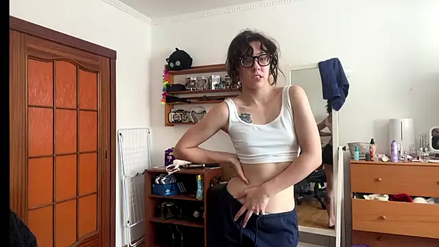 PillowPeachX online show from June 4, 2026, 10:10 am