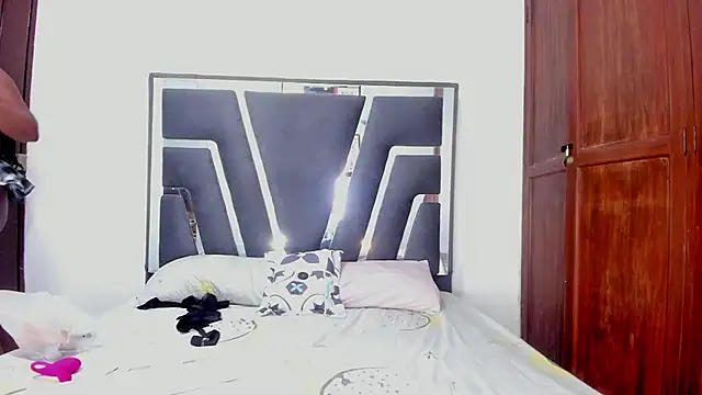 Miarussel2  online show from April 21, 2026, 12:00 pm