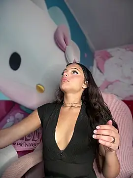 Snapshot of Abby--18 chatting on April 15, 2026, 2:35 pm Abby--18 online show from April 15, 2026, 2:35 pm