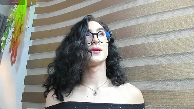 Snapshot of Shammy_rosse chatting on July 20, 2026, 8:11 pm Shammy rosse online show from July 20, 2026, 8:11 pm