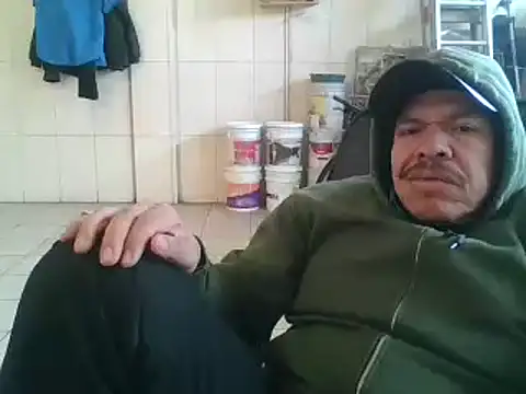 Snapshot of Oskr2024XXX chatting on January 19, 2025, 6:32 pm Oskr2024XXX online show from January 19, 2025, 6:32 pm