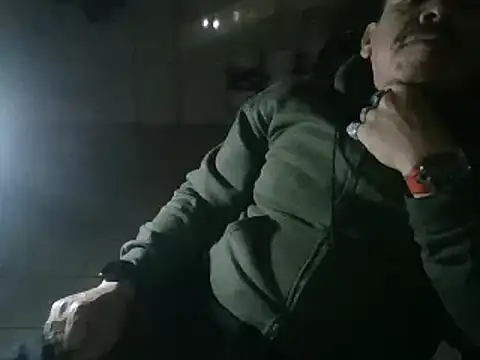 Snapshot of Oskr2024XXX chatting on January 22, 2025, 1:31 am Oskr2024XXX online show from January 22, 2025, 1:31 am