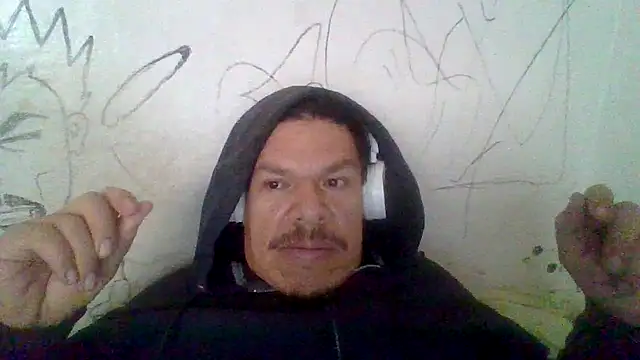 Snapshot of Oskr2024XXX chatting on November 19, 2025, 7:36 pm Oskr2024XXX online show from November 19, 2025, 7:36 pm